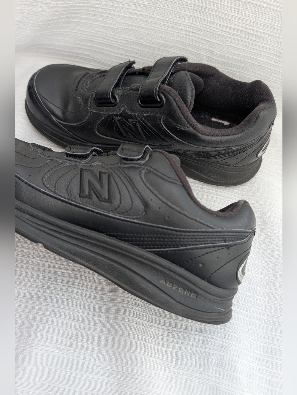 New Balance Mens 577 Walking Shoe, Black Size 7